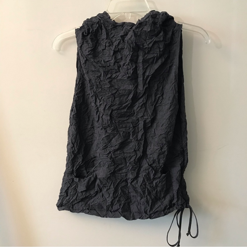 Sleeveless hoody grey top by carol young Undesigned